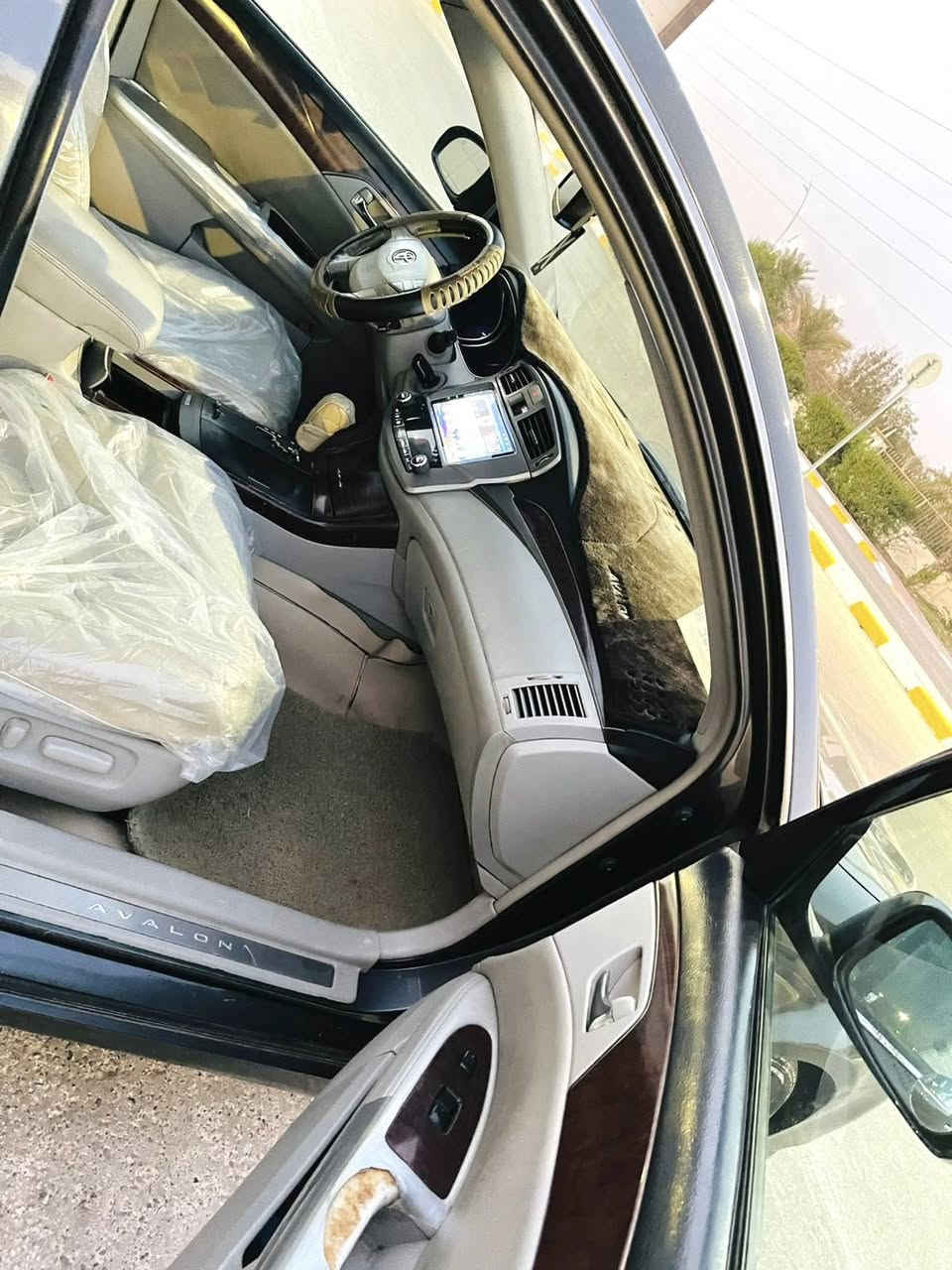 للبيع بسعر مناسب جدا 139$ اعتذر عن الاقساط والوعده
تويوتا أڤليون 2011 وارد امريكي مواصفات 1/1 Vip لون نفطي رقم بغداد  بااسمنا انكليزي (11)  سنوية جديدة لغايه 2030 هزه جديدة شرط التحويل… 
مكفولة كفاله عامة من كلشي …. سيارة على وضع الشركة…
سيارة جاهزة بدون اي نقص….
محرك 6V/3600 …. السياره ماشية 170KM.. محرك مامفتوح…
شرط محرك وكير وصدر وكهربائيات وتبريد وتدفئة وتخم تاير سيارة جاهزة من كلشي….
مواصفات فول 1/1 Vip معروفة مواصفاتها مايحتاج اذكرها….
العنوان/ صلاح الدين/ تكريت/ القادسية….
السعر 139$ اعتذر عن الاقساط والوعده…
للاستفسار ***********
***********
