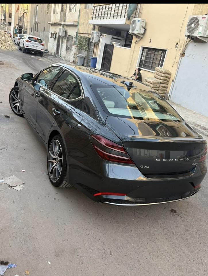 السلام عليكم
جنسس 2023 وارد امريكي
فول مواصفات : بصمة، كشنات جلد ، تدفئة مقاعد واستيرن 
عداد نص دجيتل ، كشنات كهرباء ، داخل ابيض ملكي ، رادار هواي مواصفات غيره…
الضرر: صبغ بنيد وجاملغ فقط 
السعر:183$وبيه مجاال
الاستفسارا: ***********
