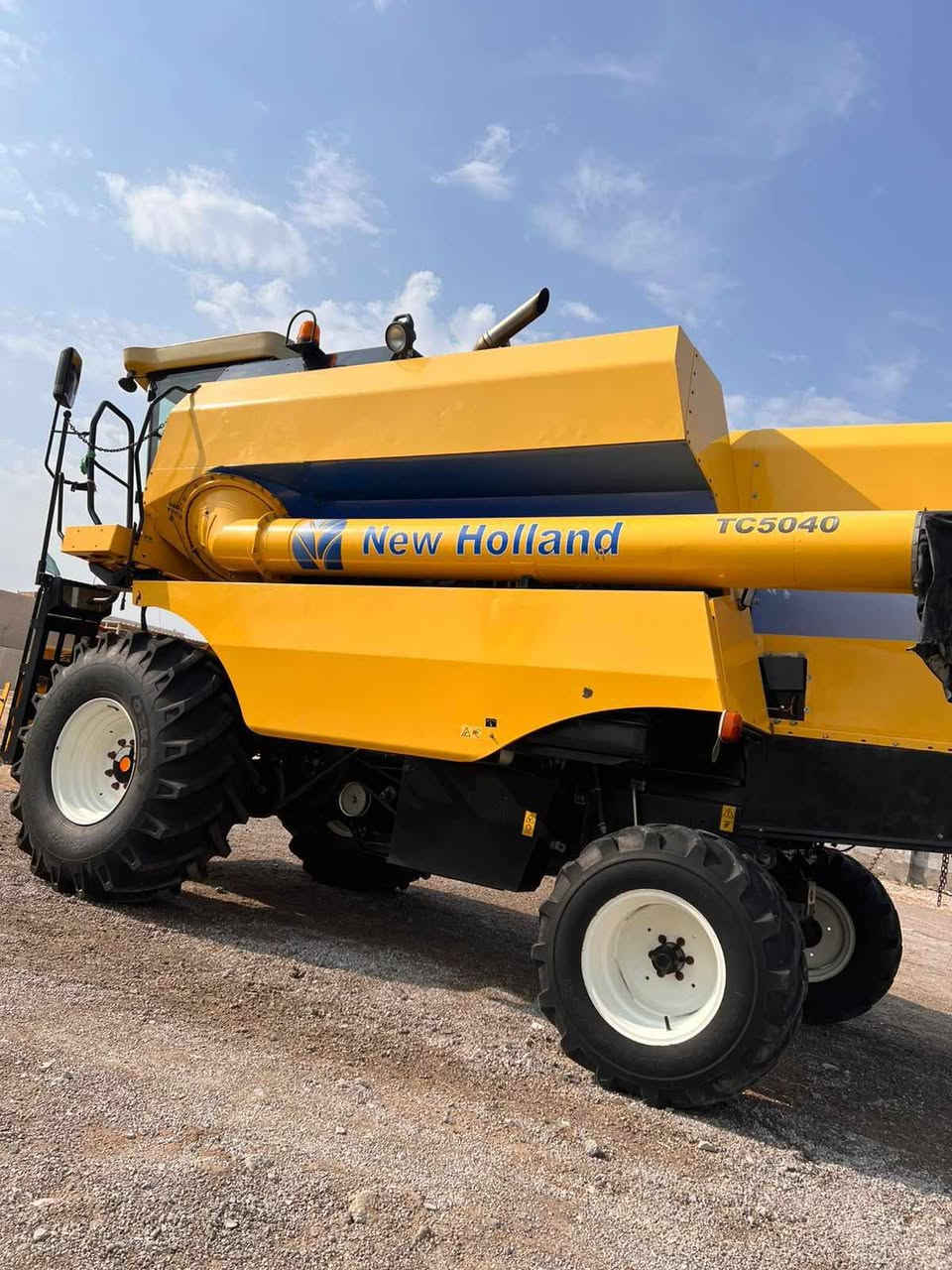 للبيع موديل 2015 ماكينه وضع شركه مال جناي ماكينه نظيفه اخوان الشراي يتصل ***********
