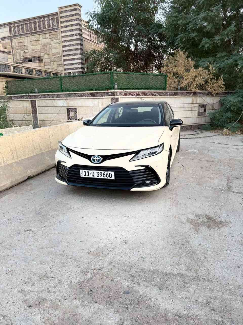 بدون حادث صبغ ستيكرات
بدون تبديل  
ماشيه 68000 الف حقيقي 
سياره هايبرد محرك 2500 
مدوشمه الارضيات سياره تخم تاير جديد
سياره جاهزه عنوان بغداد جديده 
اي ستفسار اتصل ع رقم ***********
