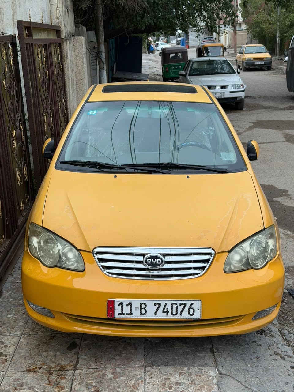 السلام وعليكم byd f3 للبيع موديل 13 جاهزة للأخير كير مكينة تبريد شاشة  فتحة سقف كهربائيات كلهة شغالة  صدر تخم تاير   بيهة هلالات معمرة فقط وشوية من باب السايق بي صبغ شبرين ب اسمي سنوية جديدة البارحة استلمتهة رقم انكليزي هزة جديدة تحويل ثاني يوم مكاني بغداد البياع *********** سعر 53 وبيعةهة مجال
