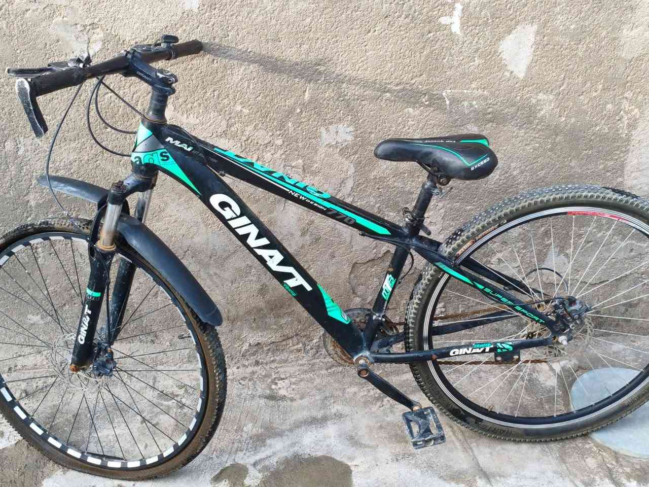 سلام عليكم بيسكل جبلي ماعوزه بس چوب امامي  سعره قفل 85 شراي بيه خير ويدلل رقمي ***********
