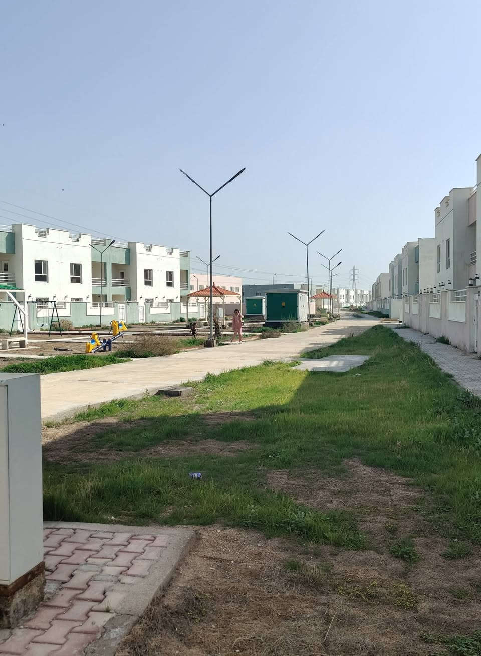 مكتب الدبوني للعقار 🏡
⭕ تتوفر لدينا وحدات سكنية للبيع والشراء وألايجار داخل مجمع الدبوني السكني حديث ومتكامل الخدمات ✨

🔹 بمساحات مختلفة تناسب جميع الاحتياجات
🔹 موقع مميز وقريب من الخدمات (مدارس – أسواق – مراكز صحية)
🔹 حراسة وأمن 24 ساعة
🔹 مناطق خضراء وأماكن ترفيه
فرصة مميزة للسكن أو الاستثمار المضمون 📈

📞 للاستفسار ومعرفة المزيد :
📱 اتصل / واتساب: ***********
📍 موقع المكتب: ناحية الدبوني – سوق حجي سعدون  _ قرب مني مول . 

مكتب الدبوني للعقار 🏡 – نبيعلك بأمان ونخدمك بثقة.
