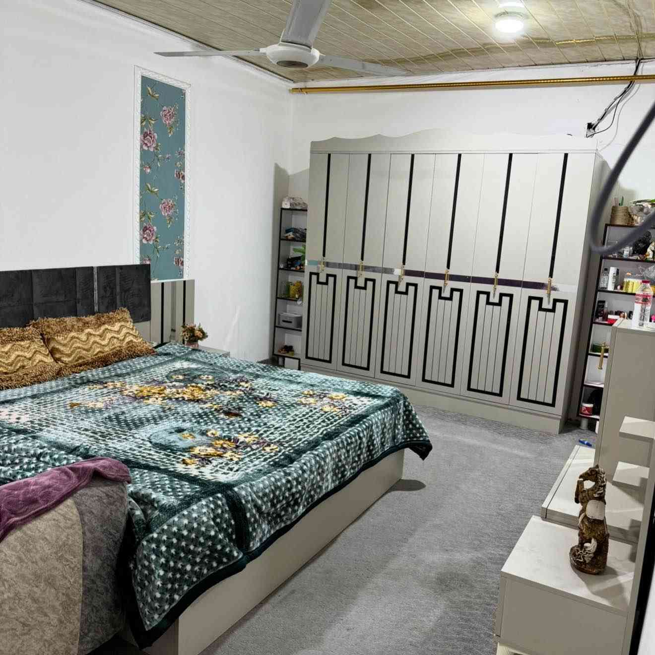 للبيع غرفه تركيه متانه وشغل درجة اولى كلش قويه شد وفتح ونظافتها 100‎%‎ والصور تبين كل نظافتها
جديده استعمال قليل جداً 
تتكون الغرفه من كنتور 6 ابواب + كومديات عدد 2 + ميز مرايه + جربايه 

سبب البيع نريد ننتقل الى بيت ثاني 
المكان بالناصريه بسومر وسعرها جداً مناسب
الشراي يراسلني على الخاص مكلفه بالنشر ناصرية, ذي قار


**إذا كنت صاحب هذا الإعلان وتريد حذفه لأي سبب، رجاءا أرسل رسالة إلى الدعم الفني**