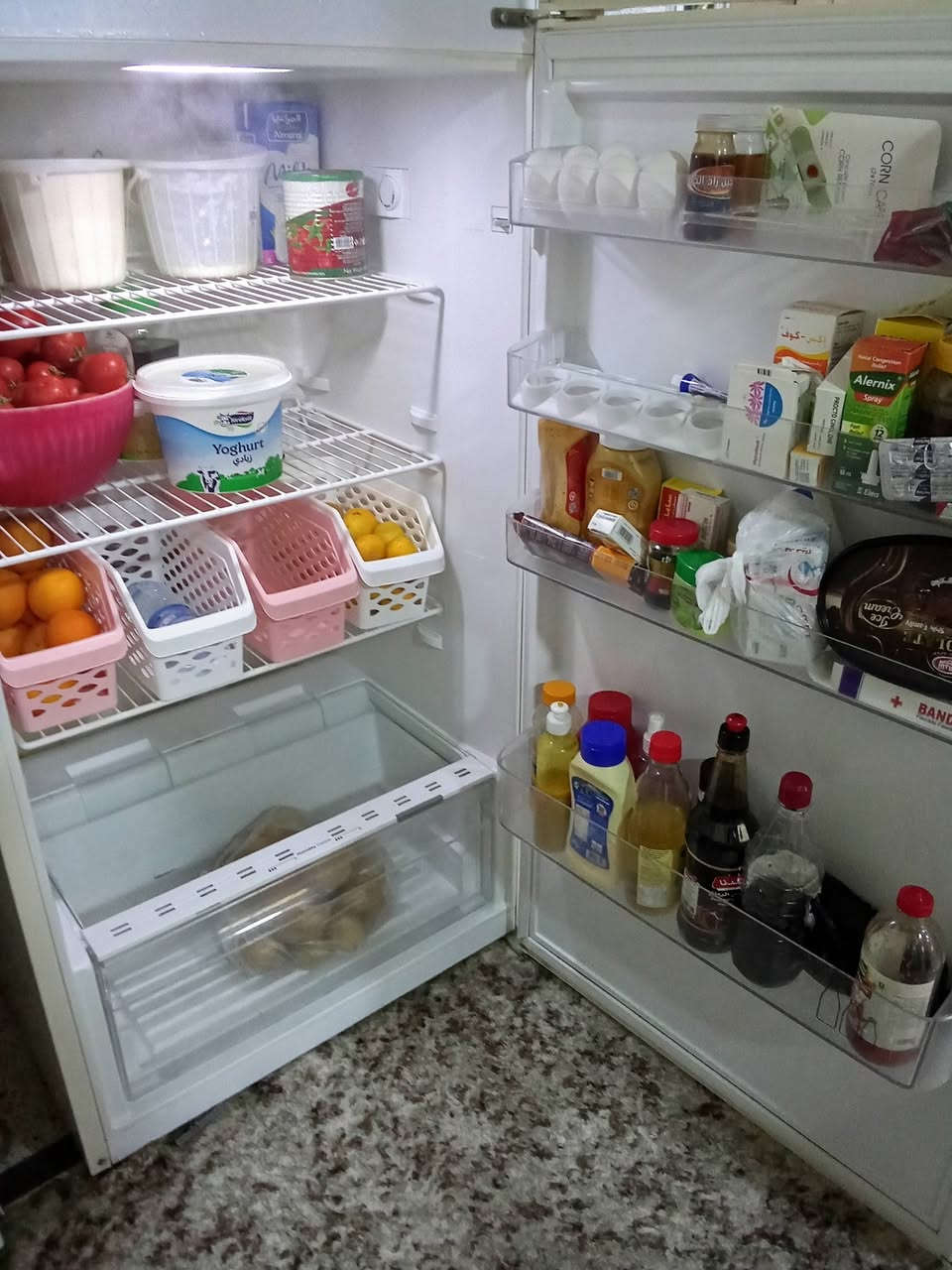 سلام عليكم
ثلاجه للبيع فقط تبديل ماطور جديد 
سعر 150 ألف بي مجال 
عنوان كركوك ساحة طيران 
***********
