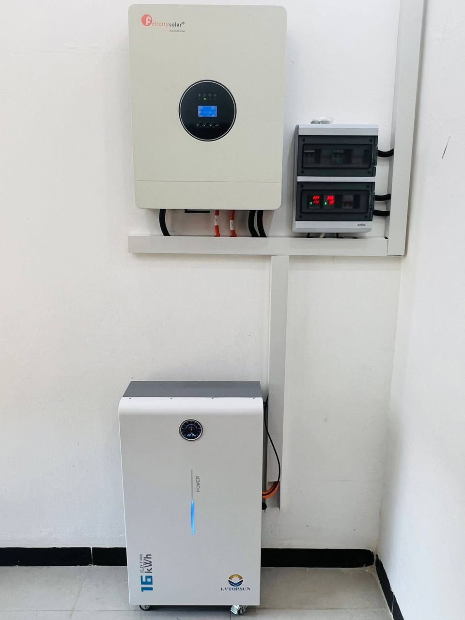 من قضاء #الــعلـم تم ولله الحمد تنصيب منظومة طاقة شمسية
للأخ الدكتور #سامر_الغنام 16امبيـر ليلـي 30 امبيــر نهـاري

مكتب منارات المدينة للطاقة الشمسية  خيارك الأمثل للطاقـة المتجددة 

📌 صـلاح الدين/ تكـريت/ العلـم/البـورصة #عمارة_الضامن مقابل مجمع دكتور احسان الساري للحجز والأستفسار👇👇
المهندس حسن الجبوري 
*********** اسيا
*********** زين
مــنارات الـمـدينـة
