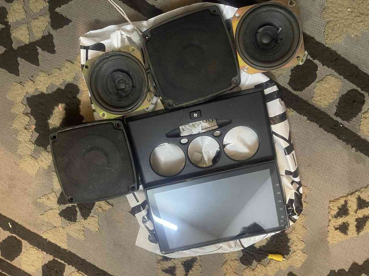 سلام عليكم شاشه مال سايبه وتخم سماعات الاصليه هم مال سايبه السعر 50 الف كلهن ابيع عنواني بغداد حي القاهره شارع الدلفيه ***********
