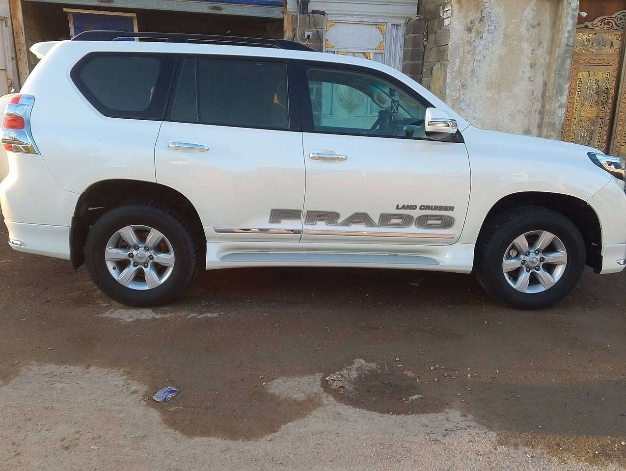 السلام عليكم تيوته برادو مديل 2014 احله من الصور  تبريد 3 قطع تحكم استيرن ثلاجه مسجل شاشه بصمه 7 راكب مكينه وكير شرط الفحص تخم تأير جديد 6سلندر سعر 300 عنوان بغداد حيور رقم الهاتف ***********
