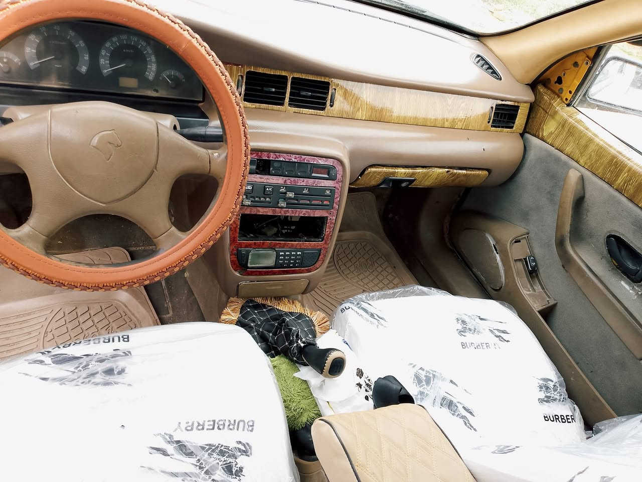 سلام عليكم سياره سمند موديل 11بيها صبغ عام مكينه وكير جديد تخم تخم تاير جديد سنويه منتهيه 22السكن واسط الزبيدية سعر السيارة 31وبيها مجال بسيط رقم الهاتف ***********
