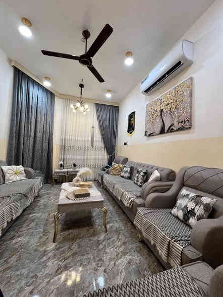 #الخاجية_منطقة_البلديه_قرب_الجسر
نهايه شارع القاضي بالخدمات 
 مشتمل طولاني للبيع يبلغ مساحته
100متر
الواجه 5 م 
النزال 20 م 
الشارع 12 م 
طابو صرف بناء حديث

🛑 ط1 
غرفه نوم ،،صاله ،استقبال ،،مطبخ، مجموعه عدد 2
#ملاحظة_معامله_كامله_باقي_على_التقيم
البيت مصفر 
🟩 السعر  _ 70_ قابل للتفاوض

🍁🍁🍁🍁🍁🍁🍁🍁🍁🍁
للاستفسار او الاتصال على الأرقام التالية 
المكتب:📞📞      ***********
🍁🍁🍁🍁🍁🍁🍁🍁🍁🍁
عنوان مكتبنا : 🏦#الخاجية_قرب_علاء_ماركت
