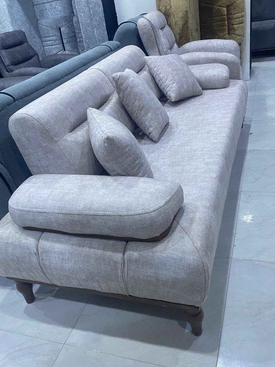 🛋️ التخم التركي الفاخر 🇹🇷 ( سرير )
✔ 10 مقاعد فخمة بجودة عالية وتصميم راقٍ
✔ الخشب: زان بالكامل، متين وقوي
✔ القاعدة: خشب زان لمتانة إضافية
✔ الإسفنج: سوفت طبي مريح جدًا، مثالي لأصحاب الوزن الثقيل

💰 السعر: 800 الف
🚚 التوصيل: مجاني حتى باب البيت!

💥 لأصحاب الذوق الرفيع وعشاق الأناقة! 💥
       اجعل منزلك أكثر فخامة وتميزًا 

📢 متوفر تجهيز جملة ومفرد

📍 العنوان:  ناصريــــــة  شــــارع 30
              مجمع علي الشويلي 
              مجاور مكتب الصدرين للعقار

*********** 
***********
