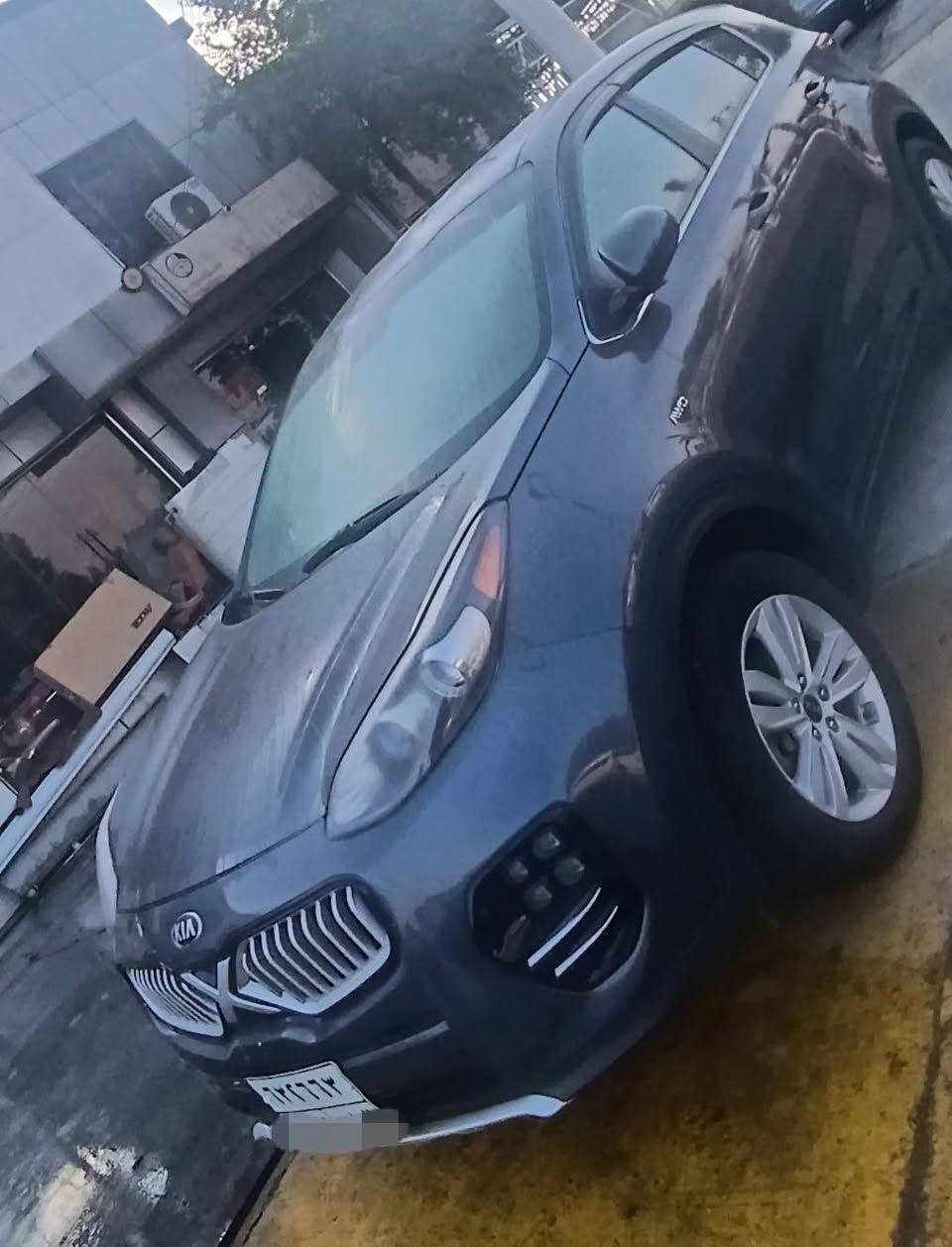 سبورتج 2019 بدون صبغ
حادث ربع دعاميه اماميه
محرك 2400
ماشيه 80 
السياره نظيفه جدا
مكاني بغداد..سنويه لل26
***********
    السعر/ 165
