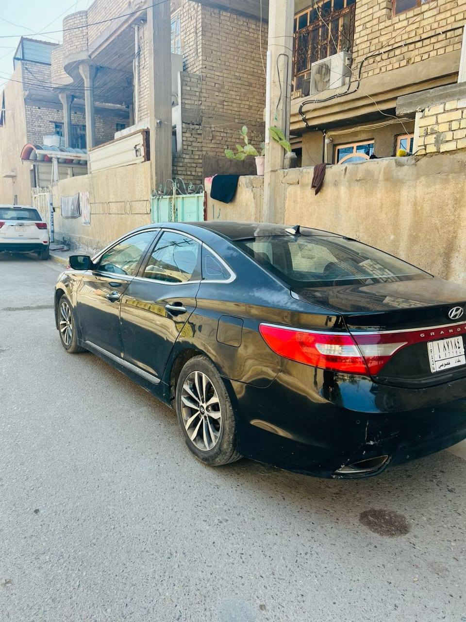 السلام عليكم ورحمة الله وبركاته
هونداي ازيرا

موديل 2012 ملاحضه السياره

بدون حادث وبدون صبغ بس بيهة مكانات جارده مواصفات السياره

بصمه ويل كب شاشه قطعتين

تبريد جلد كشنات كهربا كشنات

تدفئه وتبريد حساسات امامي

وخلفي مري شفط محرك السياره

2400 للاستفسار الاتصال على الرقم*********** مكان السياره بغداد جسرديالى
