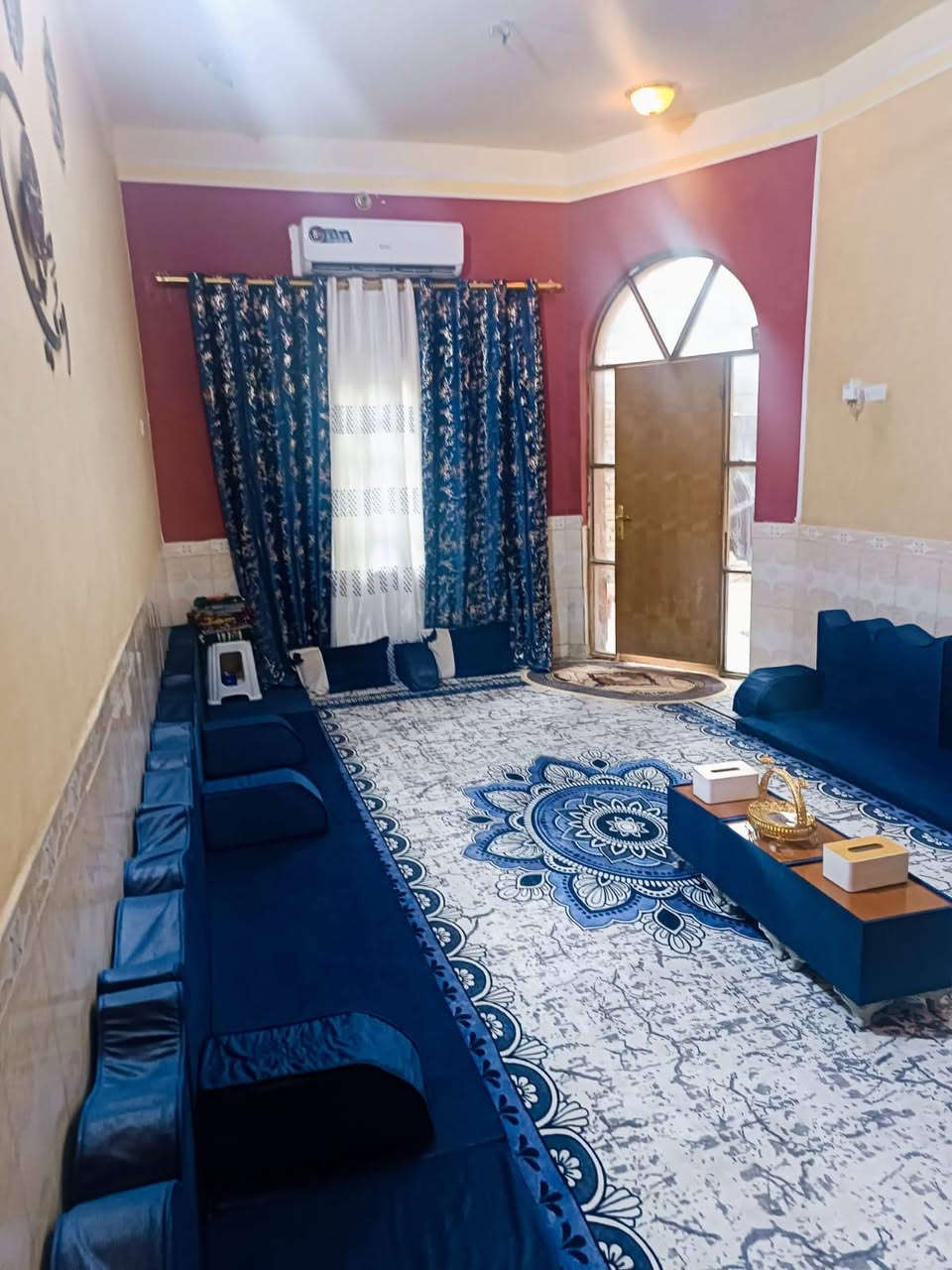 بيت للبيع 200م طابو حي اور الثانيه شارع السبيس المربع الأول عرض الشارع 15م طابقين كونكريت طابوق مسلح خمسة غرف باقي التفاصيل خاص
 *********** ناصرية, ذي قار
