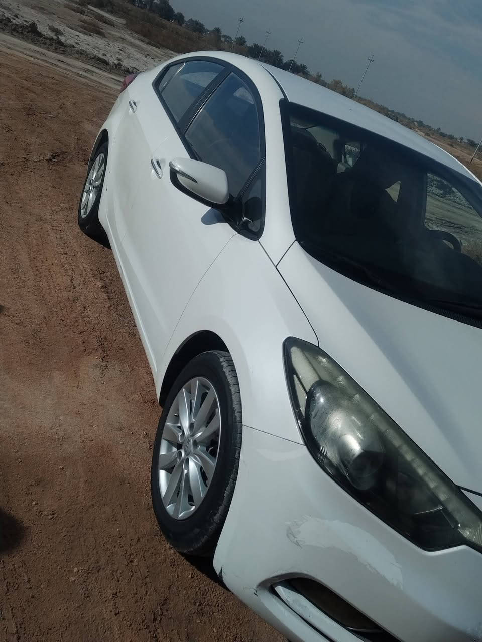 سلام عليكم سيراتو للبيع 2016 رقم بغداد دولي بسمي سنويه جديده كير محرك 1600 دوش  سياره بيه رشات بسيط  مكفوله من الفتح وتبديل  ماشيه 160 الف سياره جديده من جميع نواحي مواصفات السيارة
سعره 128 وبيه مجال بسيط ال شراي 

مري شفط
تحكم ستيرن جهتين
ويل كب خمس
يدات ستيل
لد نهاري
حساسات
مكاني سماوه
اي استفسار اتصال *********** المو شراي لا يكسر بحلال العالم
