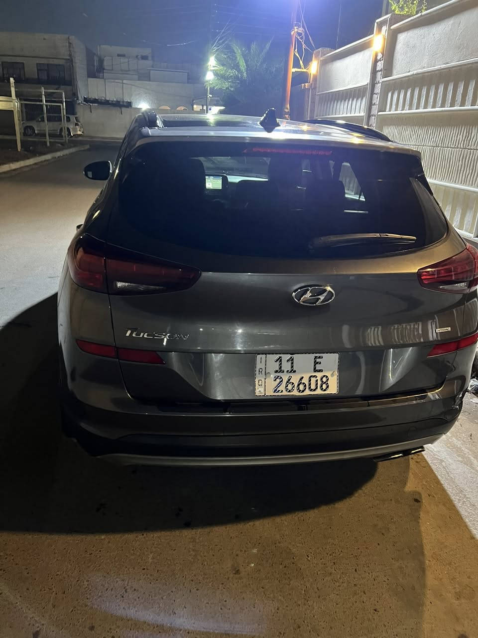 السلام عليكم …سياره توسان 2021 امريكي فول مواصفات واحد على واحد رصاصي رقم بغداد فول مواصفات ماشيه ٧٤ الف السونار مرفق بل منشور مكانه بغداد المشتل ….***********
