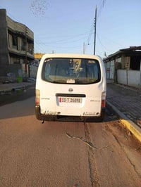 نيسان يورفان للبيع موديل 2012 رقم بغداد بسمي السياره مكفولة عده الطخات...