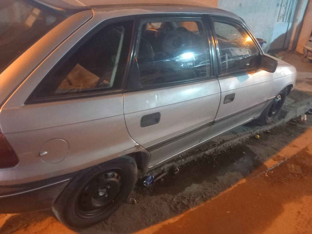 سلام عليكم اوبل استرا موديل ٩٢ كير مكينه كهربائيات صدرامامي خلفي كله جديد شواصي نضيفه سياره نضيفه احلى من الصور سنتر لك شغال تخم تاير واي استفسار اني حاضر هذا رقمي ***********
