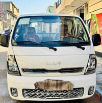 كيا بنكو جديده2025ماشيه 15الف السيارة مكفوله السعر خاص رقم بغداد نكليز...