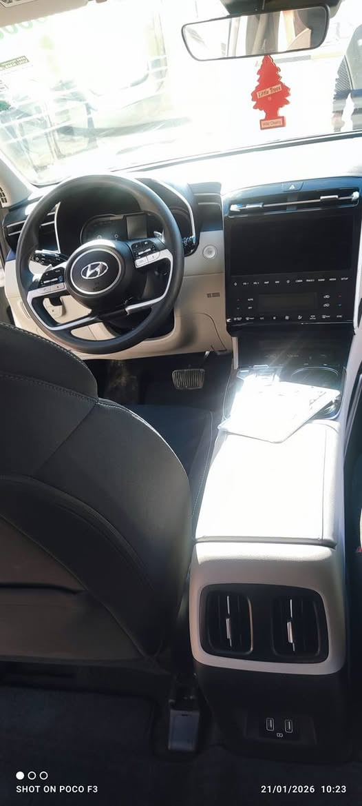 توسان موديل 24بلك أن+هايبرد ماشية 13الف بدون تبديل بدون ايرباك رقم بغداد ليبل واحد من الدعامية للدعامية بيها فقط بارد وتكحيل بجهة السايق وصبغ بالجاملغ للراكب شغل درجة أولى السعر 225  رقم ***********
