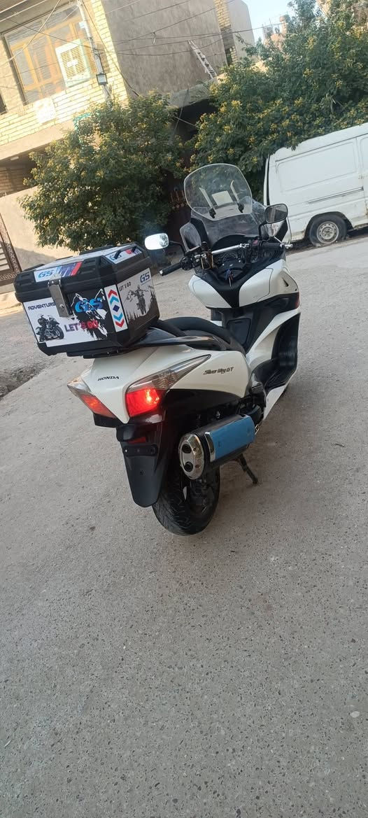 سلام عليكم للبيع سلفر ونج جيتي مكينه 400 اوفر تتفه بل يدات ماشيه 45 مكفوله كفاله عامه بلادي برغي مامفتوح بيها شرط الفحص كله شغال اي نقص ماكو شلعه معدل نعومه فول كفر بلادي مابي اي صبغ دراجه نضيفه للخير سعر 20 بيها مجال بغداد زعفرانيه ***********
