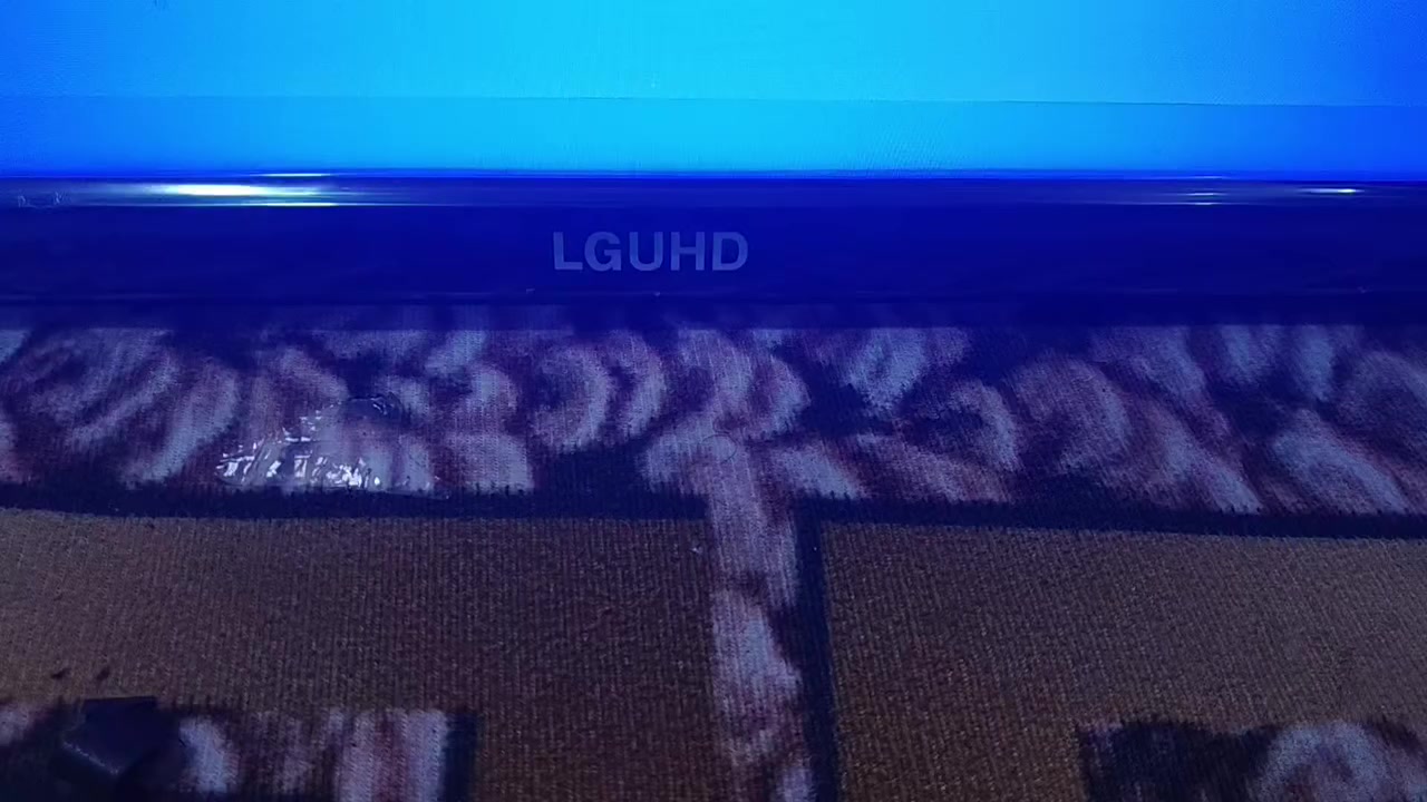 *********** علمن الشاشه جديد لوك بلجيس
شاشه حجم 50
نوع LG UHD
معه كرن ضمان 
4Kحقيقي بدق 2160
سينمانا  جميع المسلسلات مدبلجه
معه برنامج يشغل جميع مباريات بين سبورت قنوات
انترنيت كلش سريع تحكم كلش سلس وسريع يوتيوب كلش سريع 
كل هاذ بسعر 250 الف
مكاني بغداد مدينه الصدر
*********** هاتف واتساب
