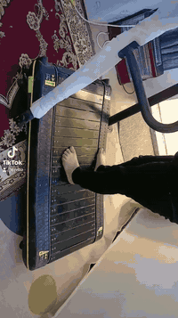 جهاز جري للبيع سعر 200
أمامكم بل فيديو شرط الفحص وكل ضرر مابي
اتواصل على رقم ***********
