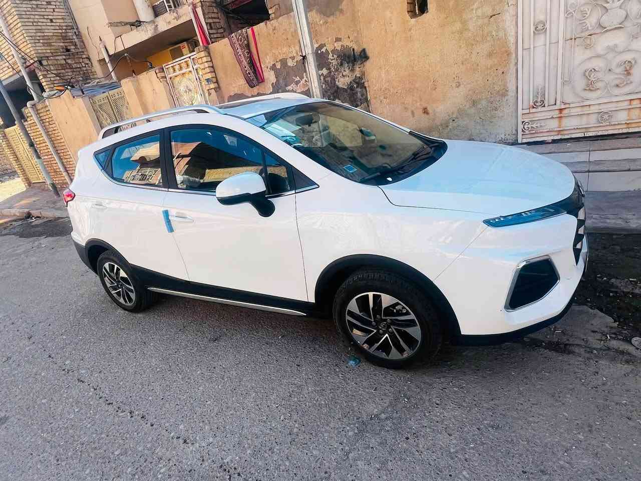 🚗 للبيع JAC JS3 موديل 2024 – فل أوبشن

🔹 السعر: 117 ورقة وبيها مجال
🔹 الممشى: 10,000 كم فقط
🔹 رقم بغداد
🔹 السنوية: لغاية 2030
🔹 السيارة باسمي وجاهزة لنقل الملكية
🔹 مكفولة من الوكالة
🔹 بحالة الزيرو، لا تحتاج أي صرف، جاهزة للفحص في أي مكان.

المواصفات:
✅ محرك 1.6 لتر اقتصادي
✅ قير أوتوماتيك CVT
✅ فتحة سقف
✅ مقاعد جلد
✅ شاشة لمس كبيرة
✅ دعم Apple CarPlay وAndroid Auto
✅ كاميرا 360 درجة
✅ حساسات أمامية وخلفية
✅ تشغيل بصمة (Push Start)
✅ دخول ذكي بدون مفتاح (Smart Key)
✅ مثبت سرعة
✅ مقود متعدد الوظائف
✅ نظام الثبات الإلكتروني (ESP)
✅ مساعد صعود المرتفعات
✅ جنوط ألمنيوم
✅ إضاءة LED
✅ مكيف ممتاز واستهلاك وقود اقتصادي

السيارة استخدام شخصي، نظيفة جداً من الداخل والخارج، ولم تتعرض لحوادث، والمحرك والجير والشاصي بحالة ممتازة،

📍 الموقع: بغداد

📞 للاستفسار: ***********
