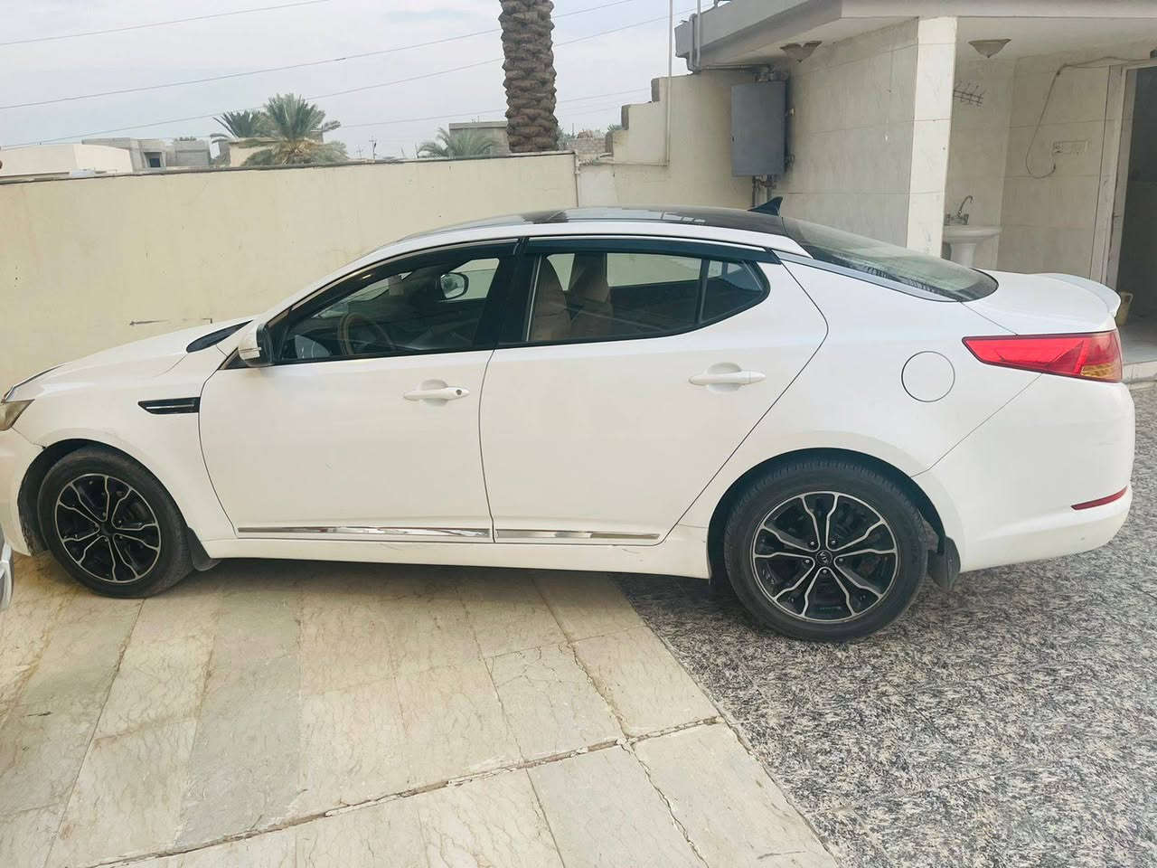 اوبتما ٢٠١١ خليجي للبيع
محرك ٢٠٠٠ جي دي اي
مواصفات فول تبريد شغال ما بيها قطرة صبغ
تحتاج تكحيلات بسيطة مو اكثر 
السعر ١١٨ 
الرمادي حصيبة الشرقية 
***********
