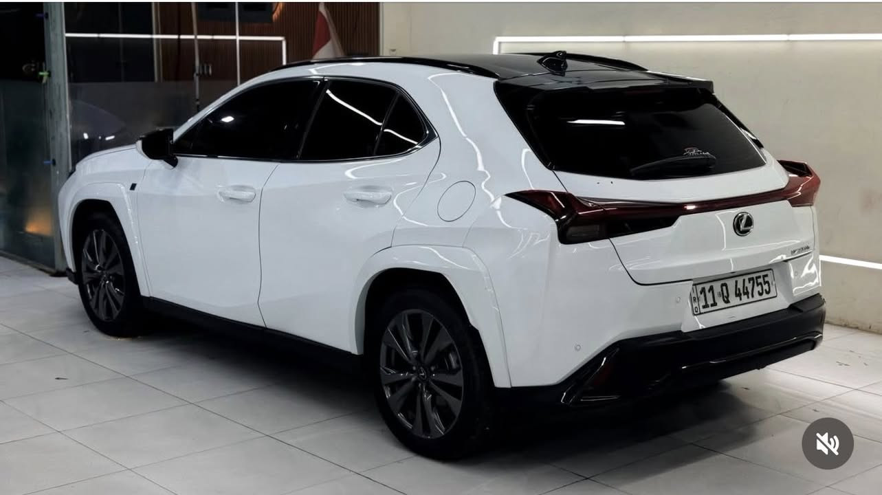 سلام عليكم للبيع او مراوس
ليكزس UX F SPORT  موديل 2024 ابيض داخل ابيض 
بدون ايرباك بدون تبديل بدون شاصي الجاملغ خلفي تعديل ونصبغ فقط ماشية 32 الف كيلو متر . توكلر بلادي 

السعر 240 وبي مجال 
للاتصال او واتس ***********
