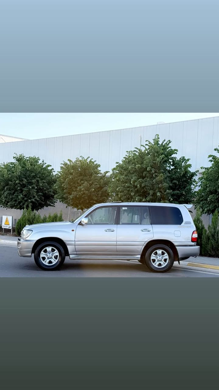Land cruiser 2005 
مۆنیکا ٢٠٠٥ 
‏G.X.R
فوول مواسەفات 
تەحویلی ئەصڵ 
گێڕ ئۆتۆماتیک و ناو زەرد
سەلاجە و سڵاید 
فۆڕمیگا و قوفلی ئەکسل 
سێ ڕیز کوشن و تەبرید مەرکەزی
تەنها یەک چەمەلەغی پێشەوە بۆیاخە بێ ناوگرتن 
گێڕ و مەکینە و ئەکسلی بەشەرت
سەنەوی تا ٢٠٢٨ تازەیە و بەناوی خۆمەوەیە 
دەعمی بۆ دەعمی بەشەرت و چرکەی تیا نیە
168 گەڵا و کەمێک معامەلە 
*********** السليمانية, العراق
