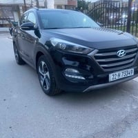 توسان خليجي موديل 17   فول موصفات بيه حادث فقط نصف الجاملغ الايسر بدون...