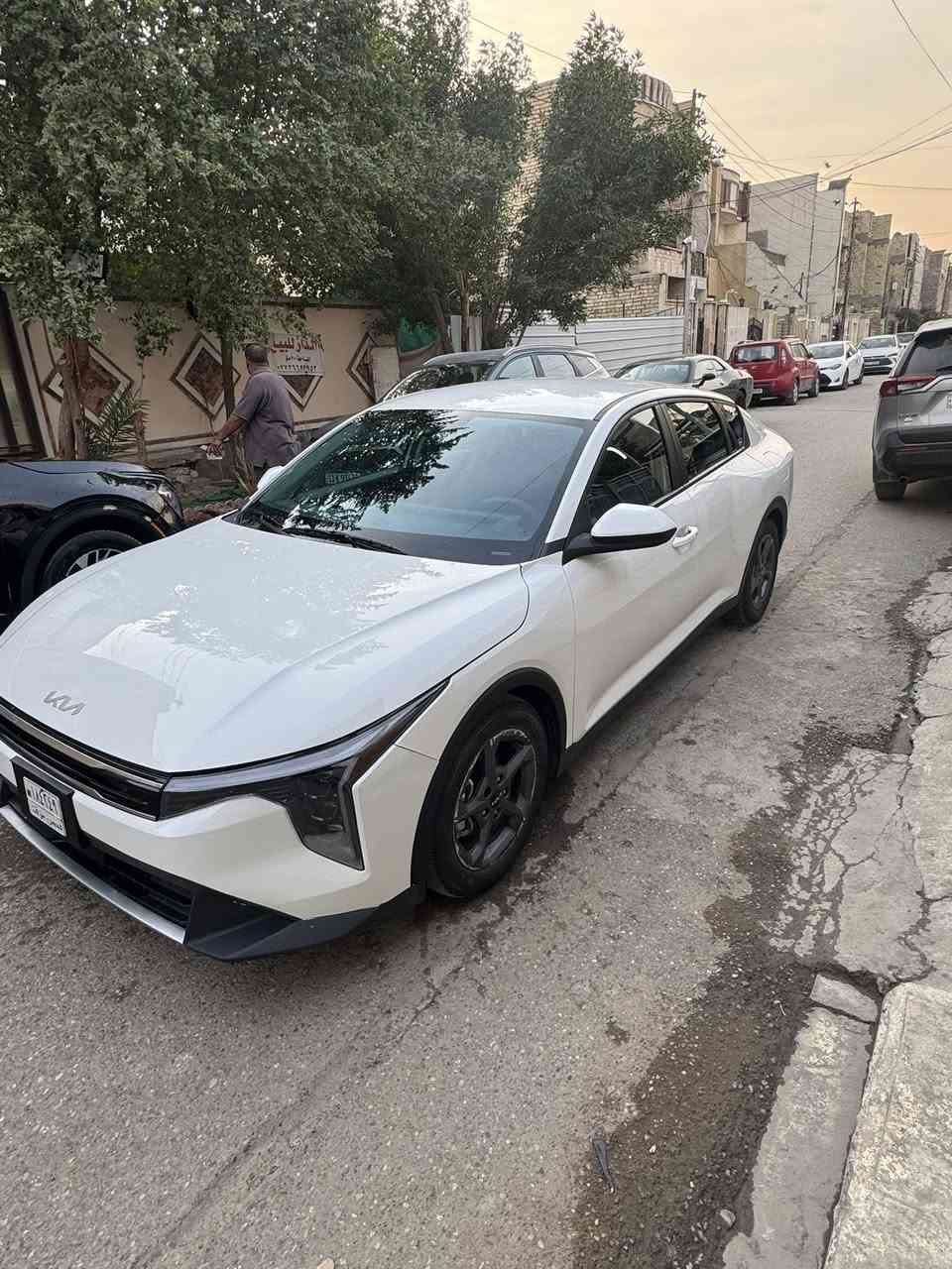 سلام عليكم لبيع كي فور وارد امريكي 
بدون رقم  سعر ١٧٣  
077383 25450
موديل ٢٠٢٥
