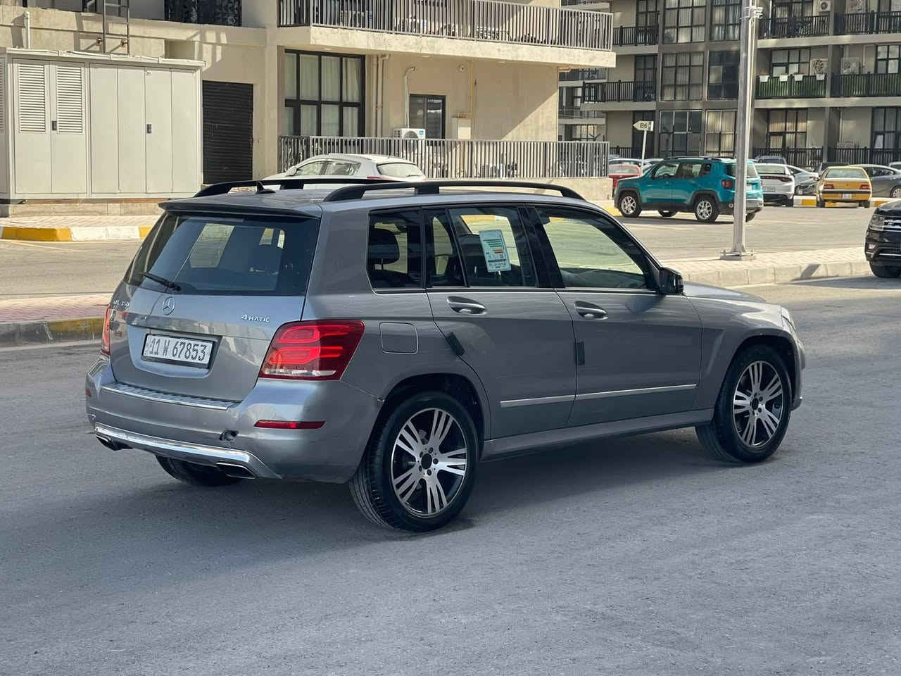 السلام عليكم للبيع مارسدس GLK
موديل 2013 رقم بغداد بسمي
فول مواصفات للاخير
مكينه وكير وتبريد وحداديه بحاله ممتازه 
حجم المكينه 6 سلندر 
السعر 155$ورقه
مكان السياره الفلوجة
للاتصال ***********
