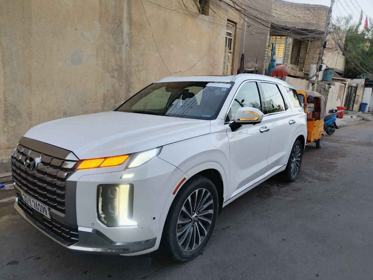 بلسايد موديل 2023 لون أبيض فول مواصفات 
فول مواصفات اعلى فئه بيهن 
- رقم بغداد بسمي
 - شاشة عرض(داتا شو)
- المحرك   v6    3.8 <كير ومحرك مكفول
- بصمة تشغيل + بصمة ابواب +تشغيل عن بعد
- بانوراما سقف اسود كنتاره
 -فتحة سقف عدد ٢
 -سماعات من شركة هارمن كاردن  
 -رادار امامي  + خلفي+رادار جانبي  
 -حساسات امامي + خلفي 
 -  كامرات عدد 4  360 درجة  
 -  كشنات كهربائي تدفئة وتبريد خزن ميموري 
 - كشنات جلد اسود ملكي+٧ راكب قلاب كهرابائي 
 - انارة داخليه (محيطيه) + انارة دشبول لد 
 - بردات جانبية
 - تبريد مركزي امامي + خلفي منفصل التحكم
 -تحكم ستيرن + شفتات
 - تدفئة ستيرن 
 - مرايا هيتر + تعتيم 
 - صندوق كهربائي شفط
 - وضعيات قيادة  (5) فورويل 4X4
 - ويل كب حجم  ٢٠ 
 - اوتو هولد + نقطة عمياء 
 - سايد بريك بصمة + مثبت سرعة
 - شحن لاسلكي 
 - إشارات بالمرايا  + إشارات جانبيه
 - اوتو بريك 
 - تحديد مسار
 -شاشة ديجتال كبيرة
 -تشغيل عن بعد .
 - دفع رباعي
 - نظام مانع انزلاق 
 - نظام نزول منحدرات 
كشنات Vip منفصل 
 والكثير من المواصفات لم تذكر بعد .
 بكاني بغداد  
 الرقم ***********
