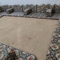 ديوان أرضي • نظيف جدا • للبيع