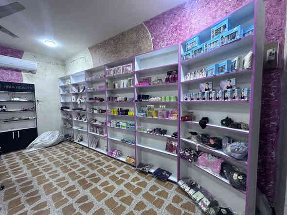 سلام عليكم 
رفوف للبيع 

السعر واحد ب50الف 

العنوان الرمادي

***********
