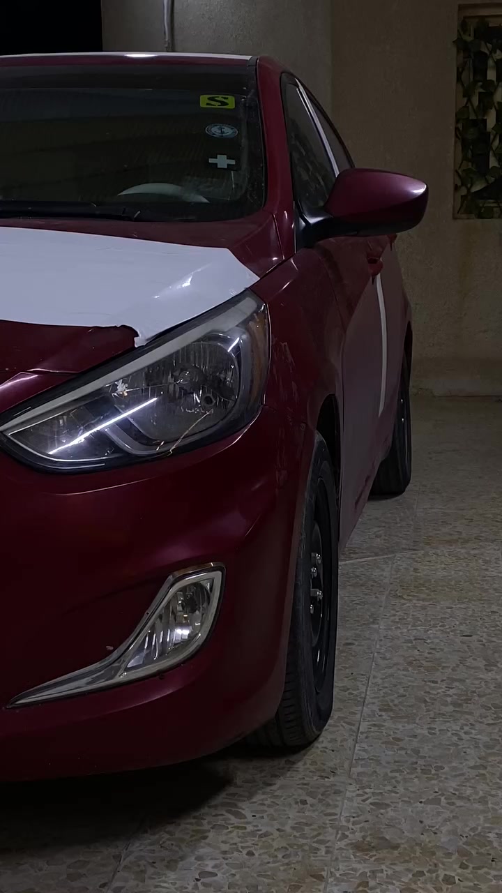 Hyundai Accent 2017
المحرك: 1.6 GDI 🔥
گير AT 6
(الحالة العامة للسيارة:)
نظيفة جداً+استخدام شخصي 
-بحالة الشركة مع وجود الكتالوگ الخاص بيها 
-تم عمل إدامة كاملة للمحرك والفيول بمب 
(المواصفات)
تبريد ثلج 100‎%‎ ❄️
نوافذ كهربائية شغالة 
نظام صوتي (راديو+AUX+USB)
نظام فرامل ABS 
حاملات اكواب امامية وخلفية 
(الضرر)
جاملغ وبنيد صبغ 
والدوسات ايضاً صبغ من غير ضرر 
السيارة ماشية 64000ml 
المكان البصرة الزبير
السعر 100$ وبيها مجال 
رقم الهاتف 
***********
***********
