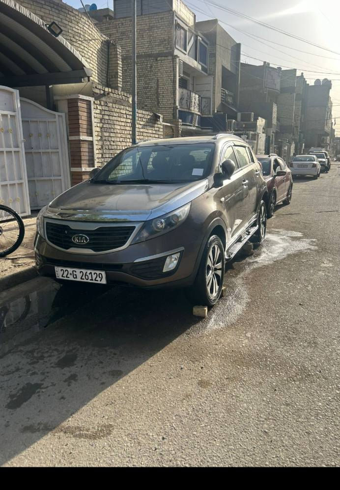 سلام عليكم كيا سبورتج لبيع موديل 2012سياره حلوه بسمي محرك 2000مكفوله من صبغ وضربه خليجي نورامه رقم اربيل جديد هزه جديد سيارة نضيفه السعر135بيه مجال مكان بغداد بياع تقاطع الدرويش رقم الهاتف ‏(‪***********‬‏) ***********
