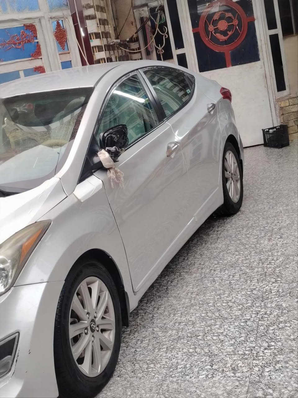 السلام عليكم 
النترا مديل 2016امريكي رقم ذي قار باسمي سنويه 2029 سياره 
مواصفات 
ادامه كامله منظومه البانزين 
تحكم ستيرن 
غرفه جديده
تبريد ثلاجه 
تدفئه 
كاعيه جلد 
بيه تبديل جاملغ المامي وبنيد 
تحكم ذاتي 
مكينه 1800لاتنقيص ولا تبخير مكينه ز
ريموند سنتر لوك 
سياره جديده احله من الصور 
سياره مال بيت ممشتغله تكسي 
وبيهه تفاصيل ماذاكرههة
السعر 105وبيه مجال 
رقم المبايل ***********
