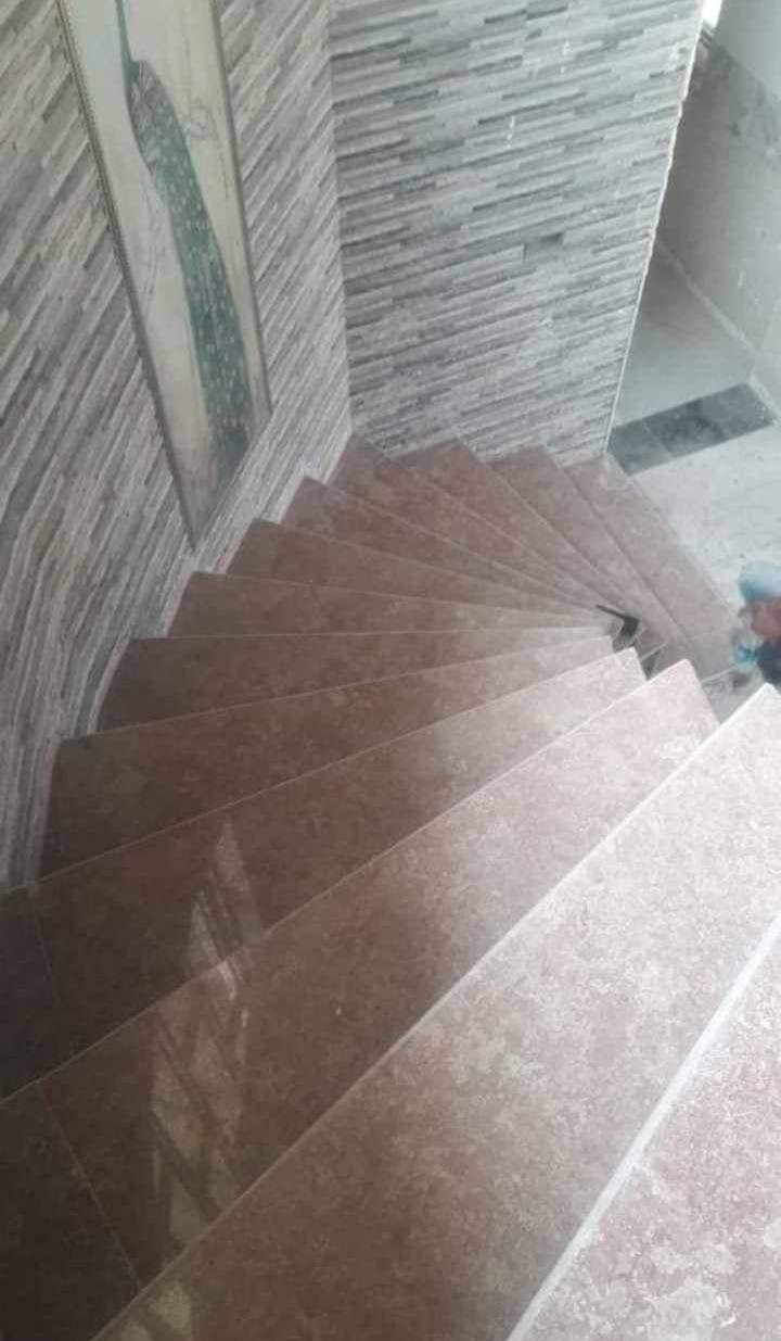 مستعدين لعمل السيراميك والكاشي بكافة أنواعه والبورسلين والمرمر والكرانيت وحجر القرض وتطبيك بايات الدرج شغل درجة اولئ شرط إشراف هندسي كله عاليزر وهزاز واحدث اليات العمل متوفرة وإنجاز سريع بالعمل والتزام بالموعد وبأنسب الأسعار متفرغ للعمل حالين للتواصل  ***********
