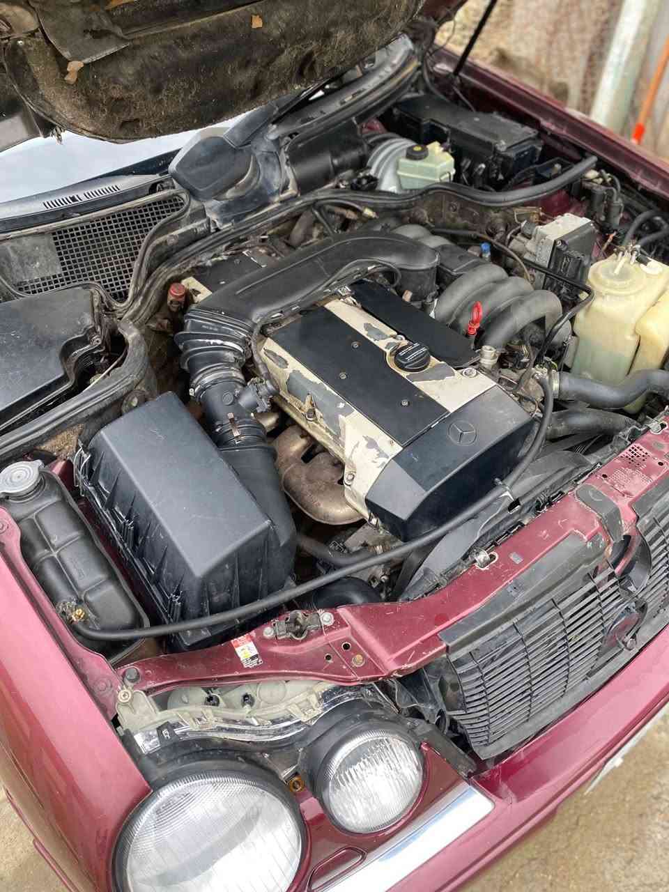 مارسدس ام عيون موديل 96 لون ماروني للبيع بدون مراوس 
كير ومحرك 320 خراطيم مضبوطه وجاهزات بلا نقص تبريد تدفئه كله شغال صدر امامي خلفي. بخاله ممتازه تخم ويل وتاير جدد 
رقم بغداد انكليزي باسمنه سنويه 
مكانها بغداد شيخ عمر او الراشديه 
غير متواجد على الفيس 
السعر 85 ورقه وبيها مجال بسيط 
للاستفسار ‭0777 185 1090‬
