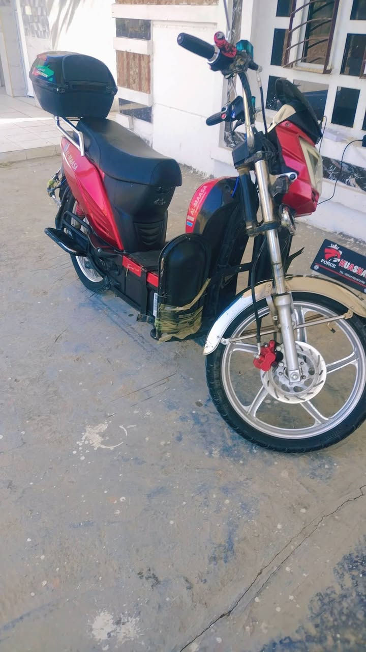سلام عليكم البيع والمراوس حسب القناعه
ماطور جديد ماناقصه شي فقط بطاريه واحده  ضعيفه
السعر 375 وبيه مجال قليل الرقم ***********
