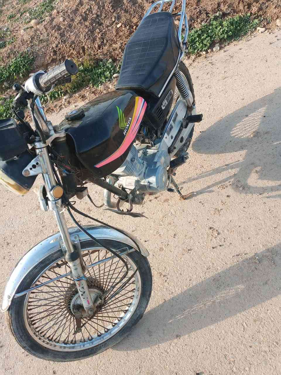 موطور  نامه اربعه گير  للبيع  شلعة فول محرك خير من الله   صالنصة كاتم   اوراق كاملة مال شقل  موطو  شقل وطلع هندر واحد   لا  صرف ولا تبخير   لايت عالي ناصي  ***********   موجود خاص  مكاني جلولاء الطبج  280وبي مجال قليل
