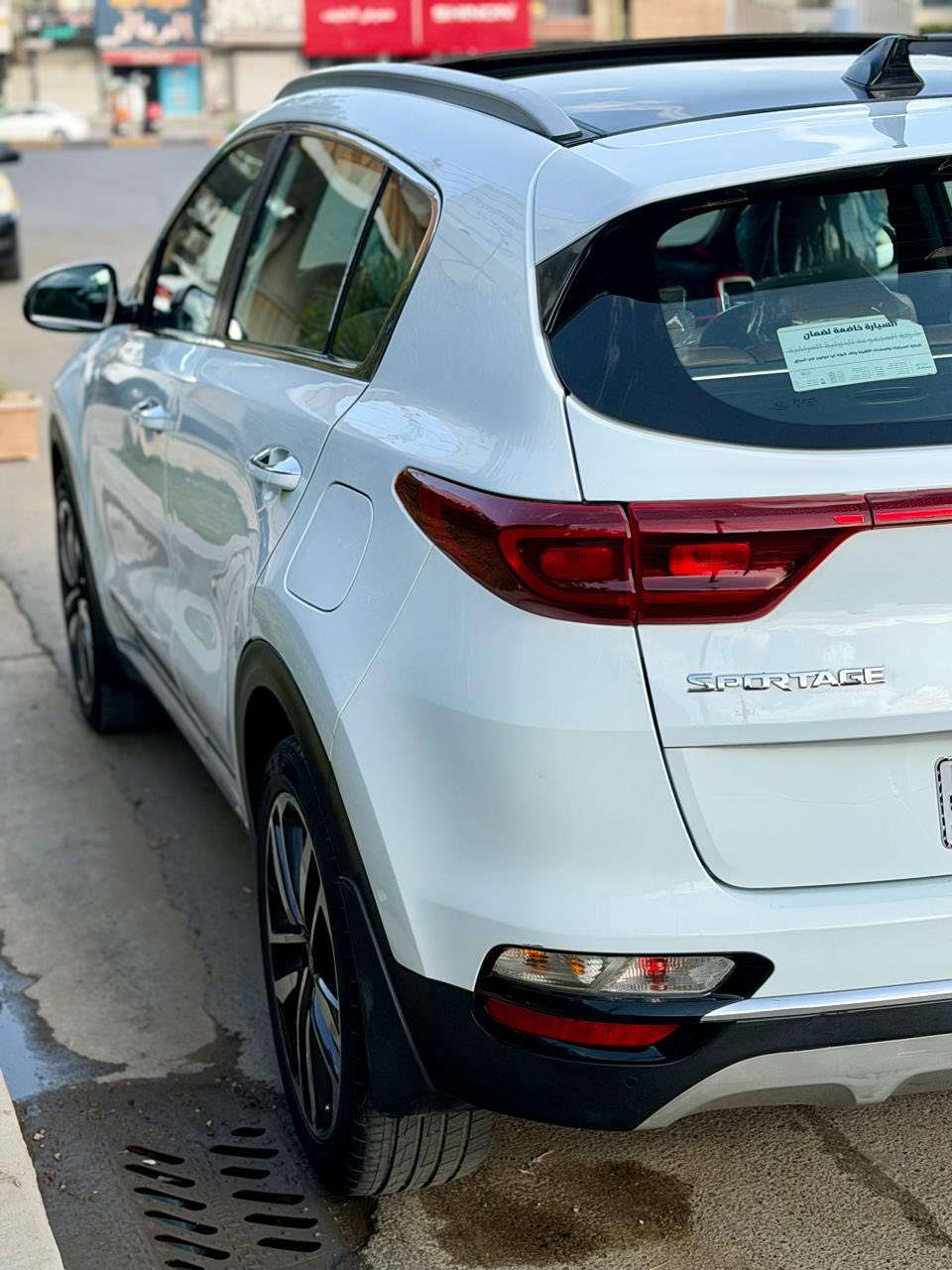السلام عليكم
 كيا سبورتج فول موديل 2020
رقم بغداد الجديد هزه جديده باسمي تحويل مباشر
ماشيه 60 الف
كير و محرك مكفوله 
مواصفات
بصمه 
ابواب بصمه
بانوراما
صندوك كهرباء
حساس خلفي 
حساس امامي 
كشنات كهرباء
3 انظمه قياده 
شاشه وكامره
تحكم ستيرن  
اشاير مري 
مكينه 2000 دوش
بيها بارد بلهلال مال جاملغ خلفي 
السعر 203 وبيها مجال 
العنوان بغداد حي القاهره قرب جامع النداء
 الرقم ***********

