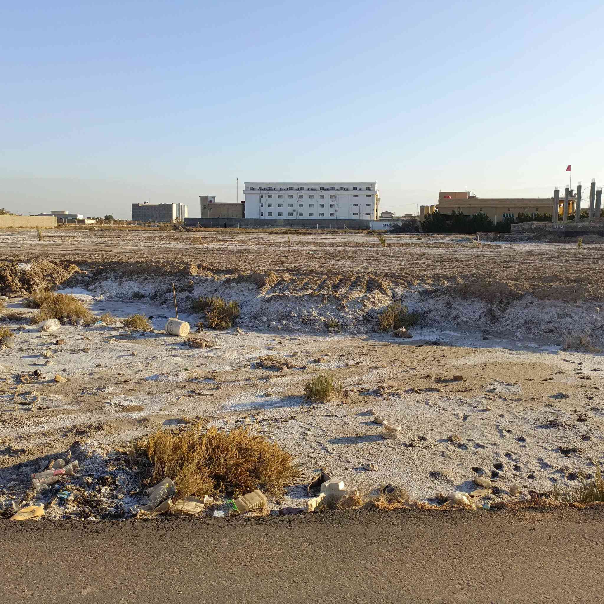 أرض زراعية (سند 25).
المساحة: 350 متر مربع.
الموقع: الشارع العام المدخل الشمالي قرب السيطره القديمه وجامعة الإمام جعفر الصادق عليه السلام 
 نزله تبليط من شارع العام الرئيسي 

للتواصل ***********
