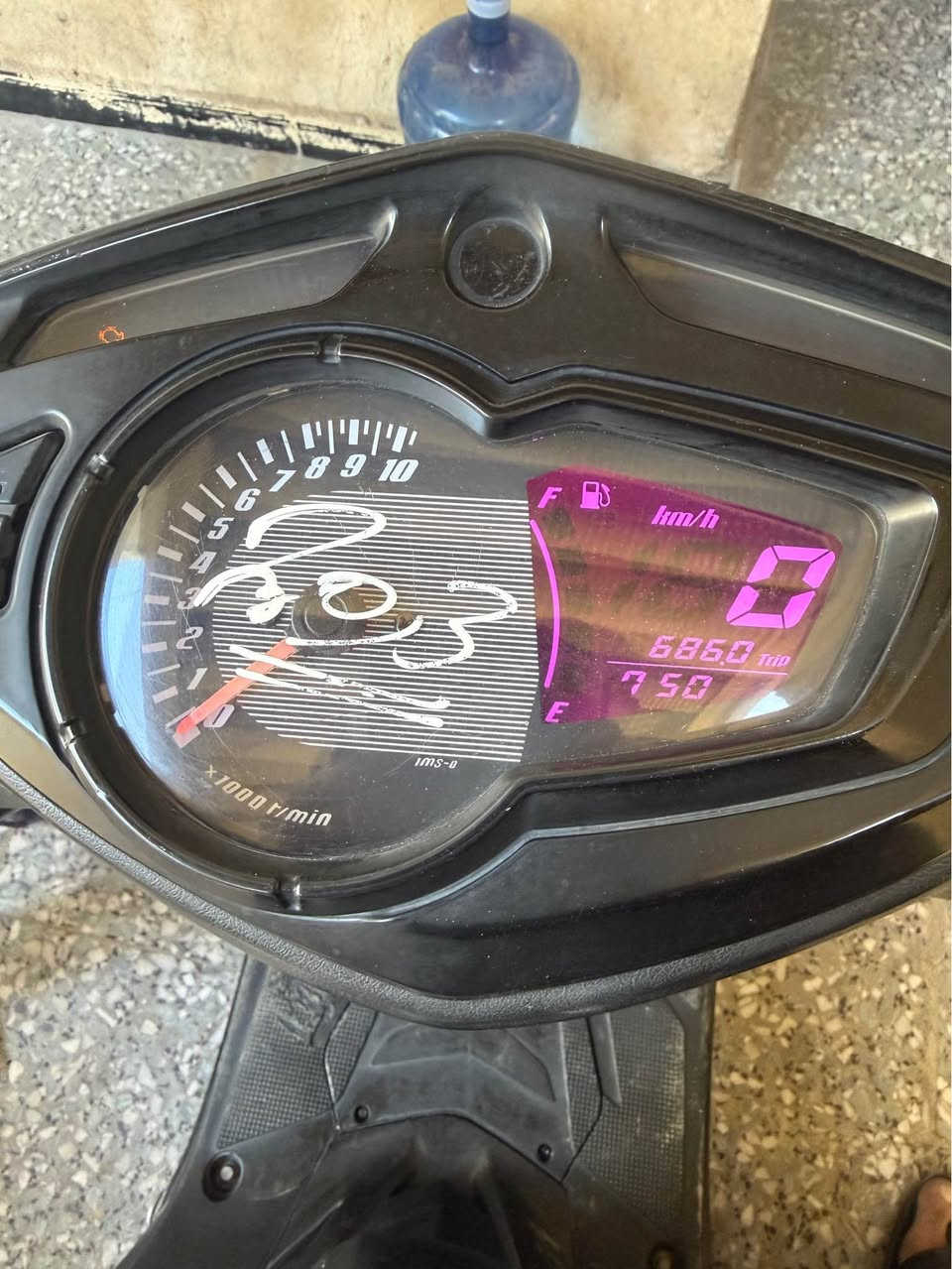 متاح سكنس لد حديث نوزل خطين طلاعات مواصفات حديث مكينة مكفولة خرسة شلعة معدل خير من الله كهربائياتهة كلهة شغالة دراجة جديدة مماشية هواي شي قليل سعرها ٨٥٠ اوراقهة الاصلية موجودة بغداد البياع ***********ويالة رياضي اصلية سبايدر رياضي اصلي بغداد, العراق
