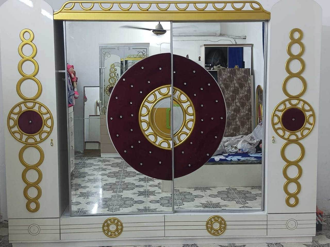 غرفه تركيا استعمال قليل ٩٠٠ وبيه مجال الستفسار تصال عل رقم ***********
