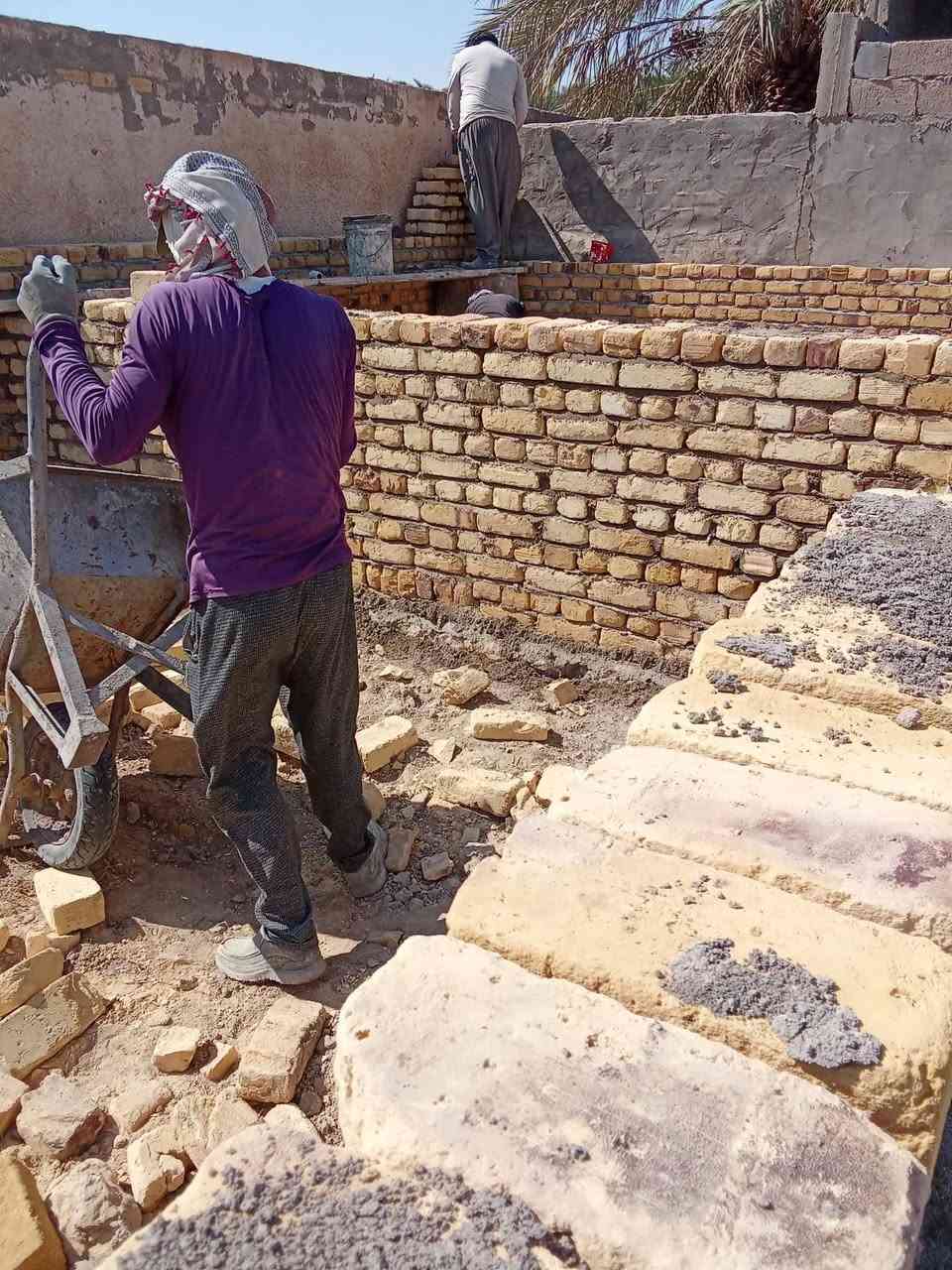 السلام عليكم
قطعة للبيع طابو زراعي سند 25
المكان فرع الزريجيه يم مجمع امير ال بندر خلف مدرسه المرسلات
المساحه 250متر
بيها 135متر مدكوكه اساس حجر ومدفونه تراب بيها بناء غرفتين طابوك عكاده فقط
و 115متر بصفها فارغه
السعر 17بيها مجال
***********اتصل وتدلل
