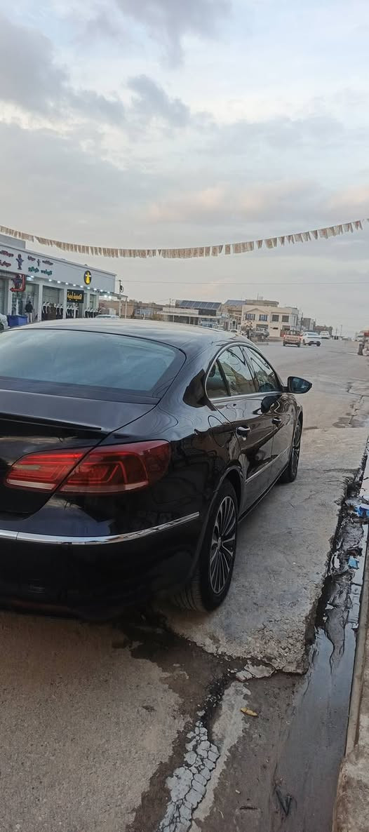 ‎ VW Passat CC.  
‎موديل  2014
‎١پارجە سبوخ بێ ژۆرێ
‎مەکینە ٢.٠تۆربۆیە نەکرایتەوە

شاشە گەورەوکارپلەی
‎گێر ٦نمرەی مەرخووب
‎خەلیجی
‎مواسەفات قەپات
‎1-تۆماتیک 
‎عادی-وسپۆرت
‎                                                         ناو زەرد
‎                              پەردەی دواوە بیلاد ئۆتۆ ماتیک
‎-دەبل بەسمەیه
‎-گێچ ئەلیکترۆنی
‎-کوشین کارەبایی
‎-کوشین مەساج
‎ئاوێنەکارەبایی و هیتەر
‎- برێک بەسمە
‎-تەحدد سوڕعە
‎-سوکان ڤۆلیۆم
‎-حەساس360
‎-لیدی ئاوێنە 
‎                   لایت زینۆن و لەگەل سوکان دەسورێت
‎-ئەوتۆ پاڕک
‎                                                            ئۆتۆ هۆلد
‎-دژە خلیسک
‎سلایت
‎سیستەمی سە وتی گزۆزی کۆنترۆڵی بۆ داندراوە
‎                                         سیدی بۆکسی ٦سیدی
‎چەندەها مواسەفاتی تر  ًً 
‎گيرو مه كينه ي به شه رت 
‎تەبرید سارد و گەرم مەزبوته 
‎ بەناوی خۆمەوەیە
‎سێرفزی کاملی بۆکراوە
‎رەقەم *********** أربيل, العراق
